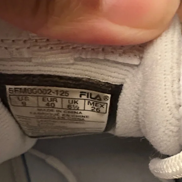 Fila Classic White Sneakers - Picture 6 of 6